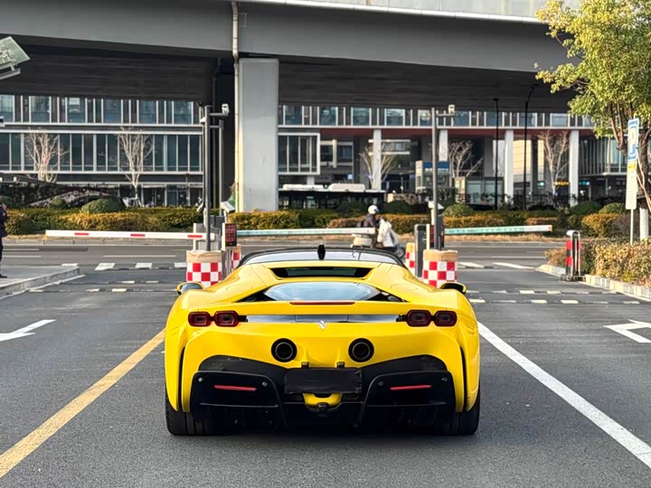 Фото 7 - Ferrari SF90