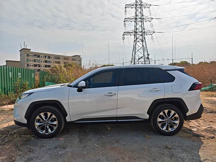 Фото 4 - Toyota Wildlander