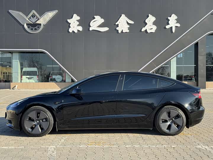 Фото 7 - Tesla Model 3