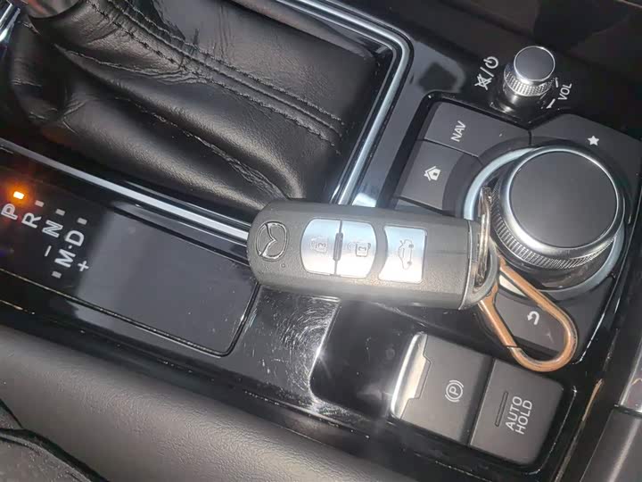 Фото 9 - Mazda Atenza