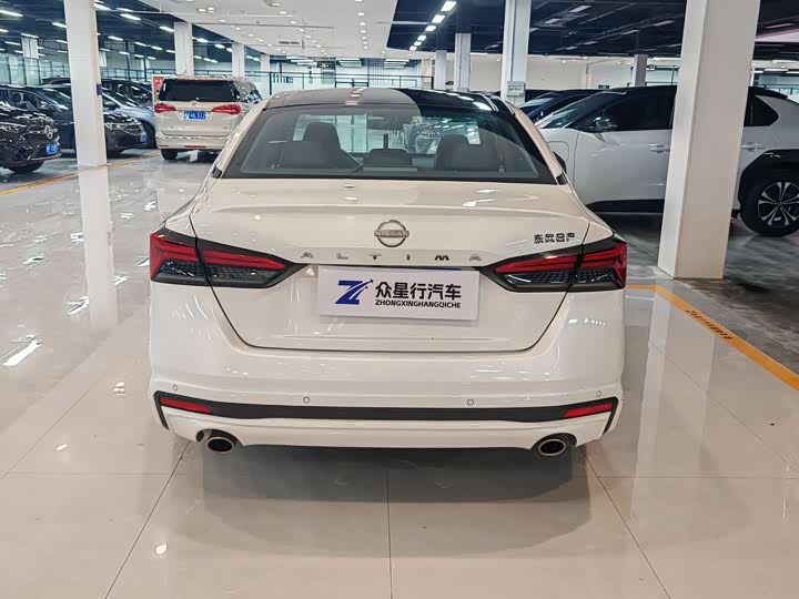 Фото 4 - Nissan Teana