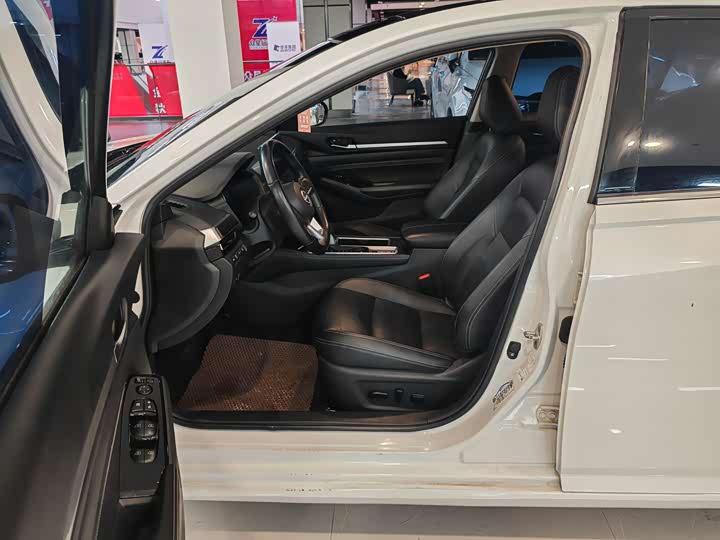 Фото 7 - Nissan Teana