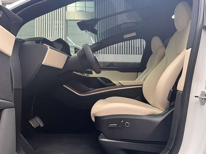 Фото 9 - Tesla Model X