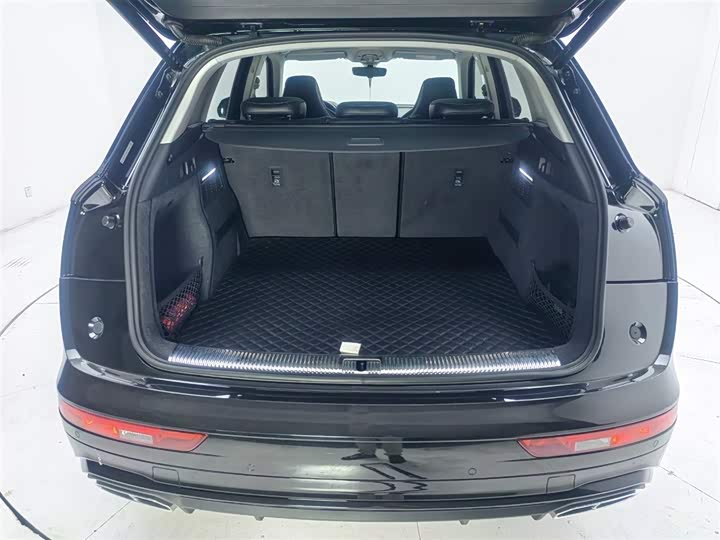 Фото 6 - Audi Q5L