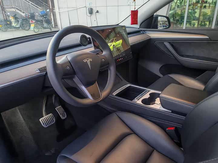 Фото 7 - Tesla Model Y