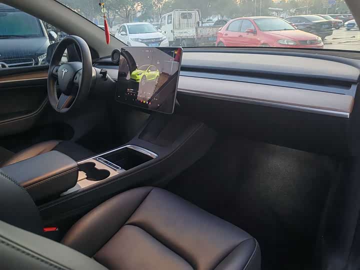 Фото 8 - Tesla Model Y