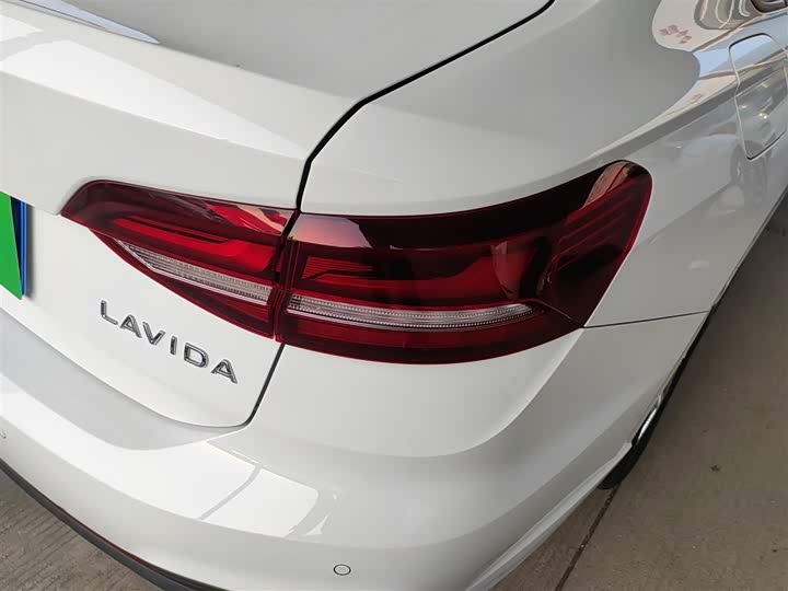 Фото 8 - Volkswagen Lavida