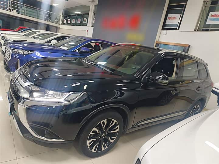 Фото 5 - Mitsubishi Outlander