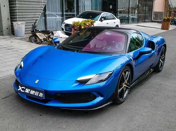 Фото 1 - Ferrari 296