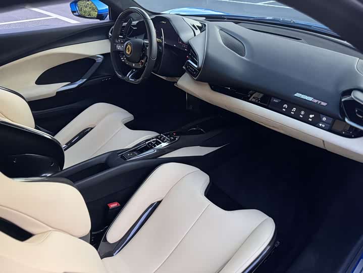 Фото 7 - Ferrari 296