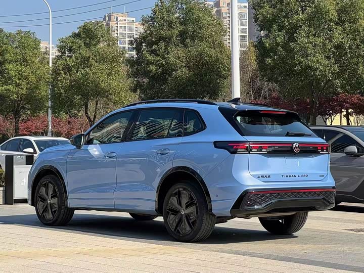 Фото 9 - Volkswagen Tiguan L Pro