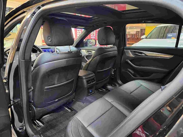 Фото 6 - Cadillac CT5