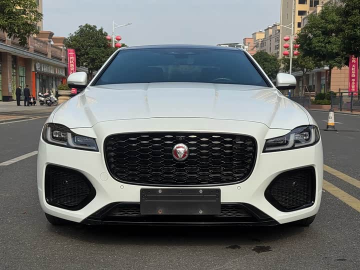 Фото 2 - Jaguar XF L