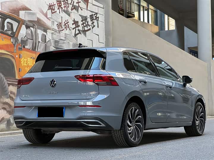 Фото 5 - Volkswagen Golf