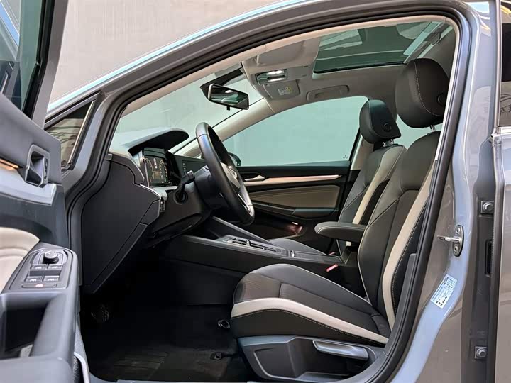 Фото 9 - Volkswagen Golf