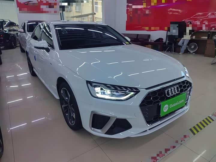 Фото 4 - Audi A4L