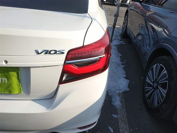 Фото 8 - Toyota Vios