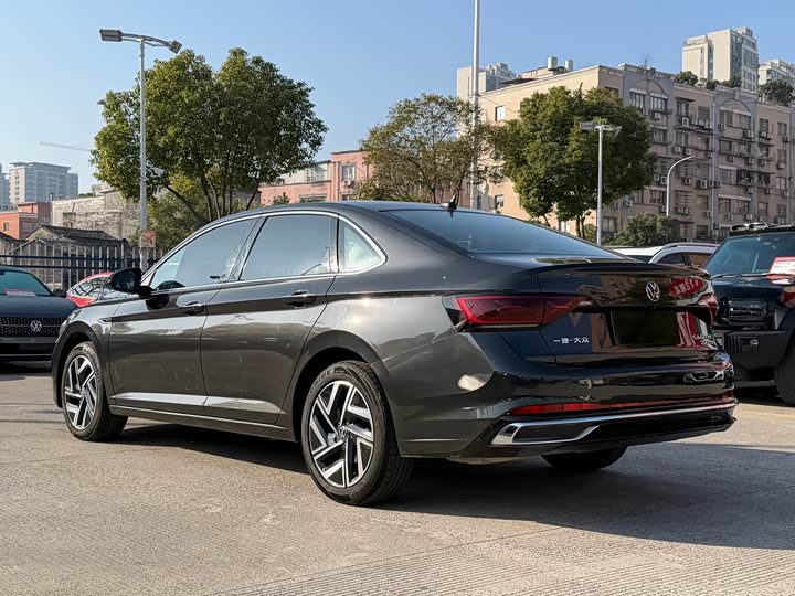 Фото 4 - Volkswagen Sagitar L