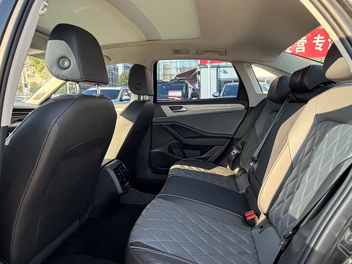 Фото 8 - Volkswagen Sagitar L