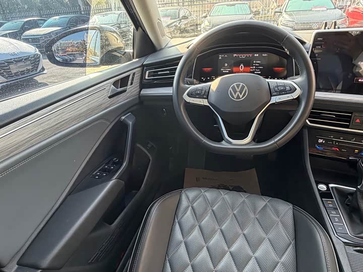 Фото 9 - Volkswagen Sagitar L