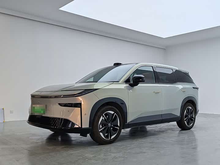 Фото 1 - Toyota bZ3X