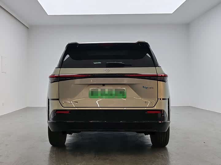 Фото 4 - Toyota bZ3X