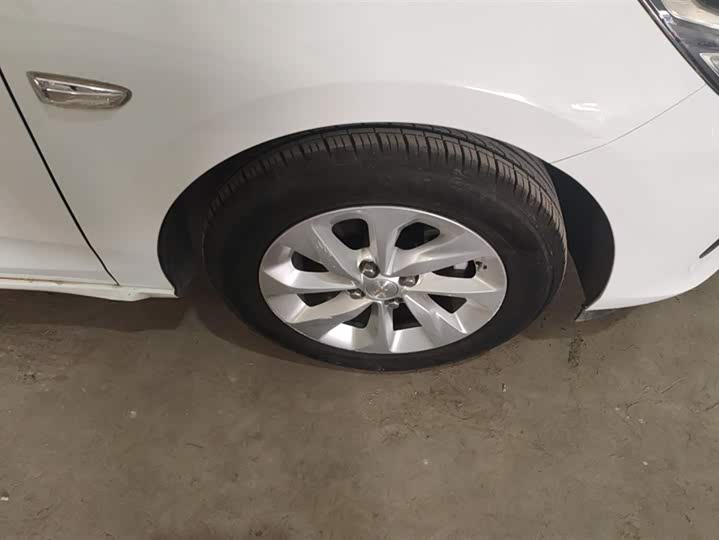 Фото 6 - Chevrolet Onix (Cavalier)