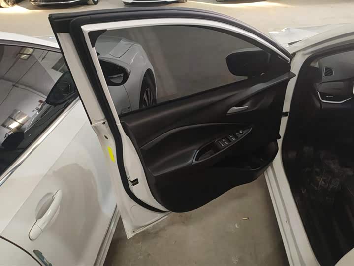 Фото 7 - Chevrolet Onix (Cavalier)