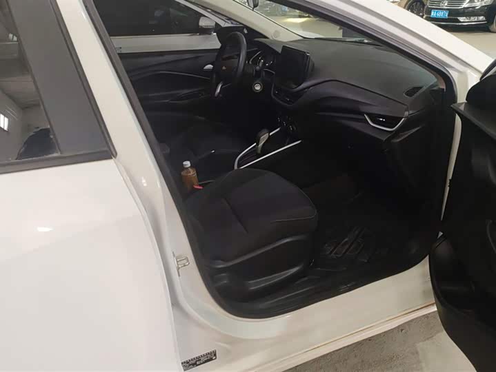 Фото 8 - Chevrolet Onix (Cavalier)