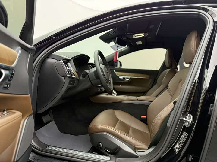 Фото 3 - Volvo S90