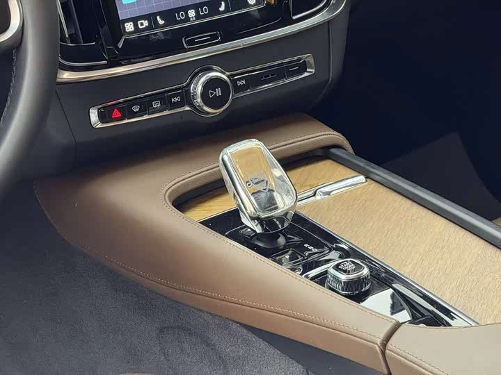 Фото 6 - Volvo S90