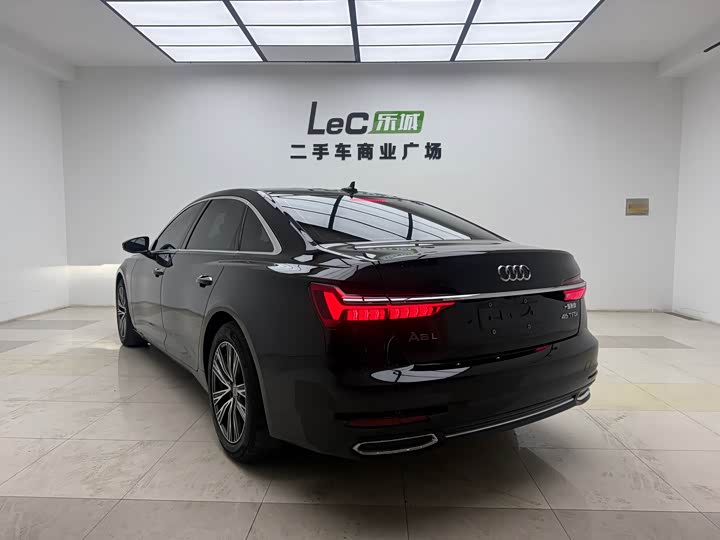 Фото 6 - Audi A6L