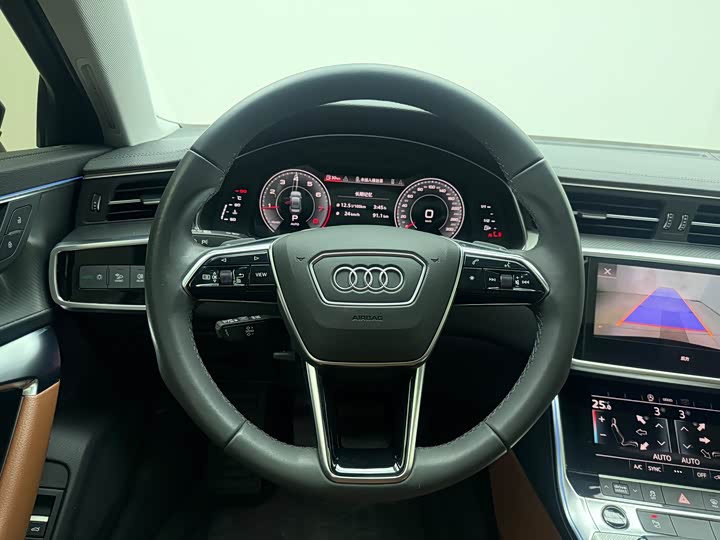 Фото 9 - Audi A6L