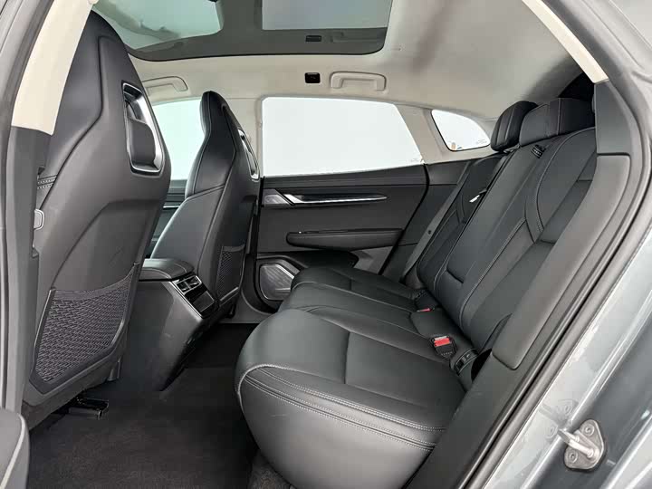 Фото 6 - Zeekr 001