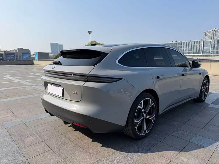 Фото 5 - Nio ET5T