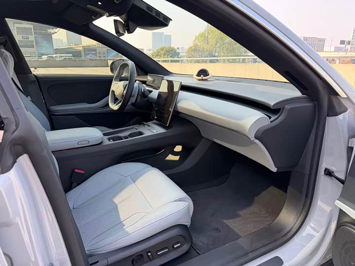 Фото 9 - Nio ET5T