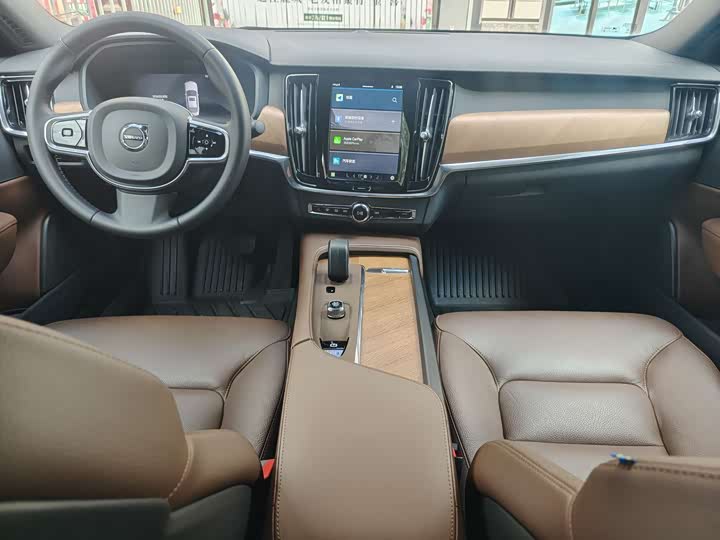 Фото 6 - Volvo S90
