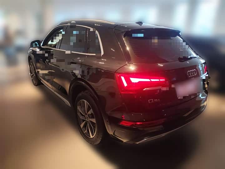 Фото 9 - Audi Q5L