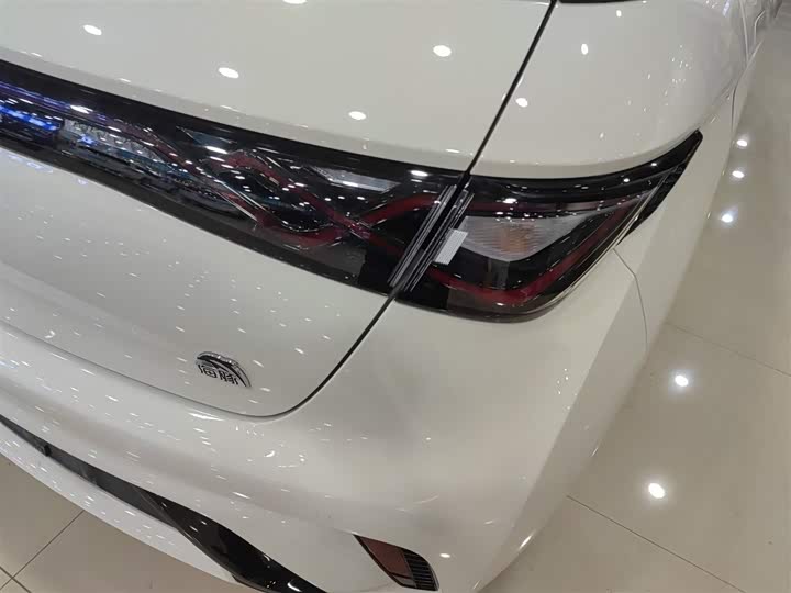 Фото 8 - BYD Dolphin