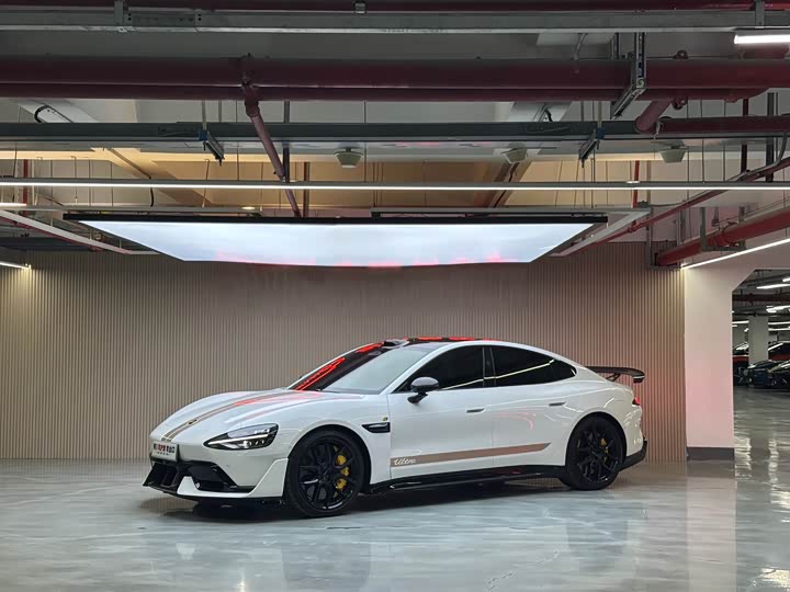 Фото 1 - Xiaomi SU7 Ultra