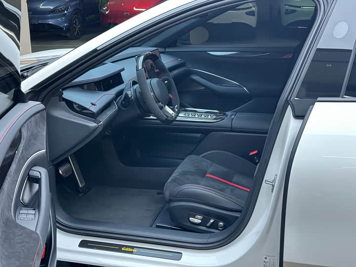 Фото 6 - Xiaomi SU7 Ultra