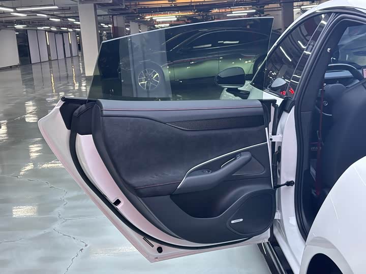 Фото 8 - Xiaomi SU7 Ultra