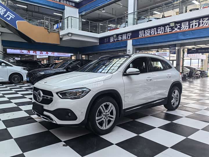 Фото 1 - Mercedes-Benz GLA-Class