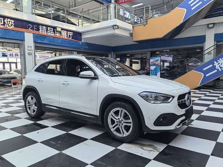 Фото 3 - Mercedes-Benz GLA-Class