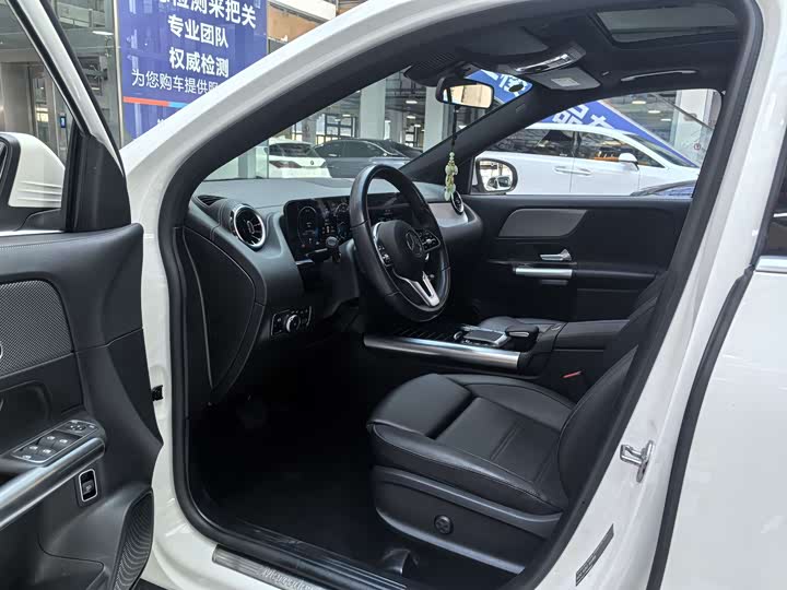 Фото 8 - Mercedes-Benz GLA-Class