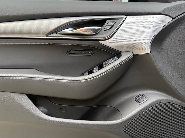 Фото 7 - Cadillac CT5