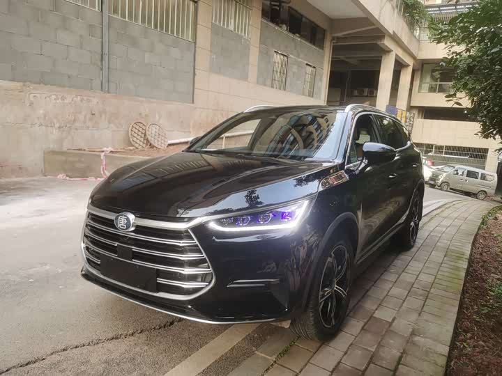 Фото 1 - BYD Tang Hybrid/EV