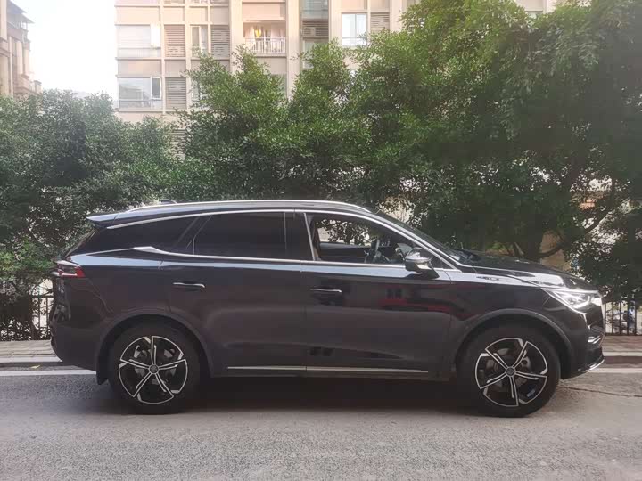 Фото 4 - BYD Tang Hybrid/EV