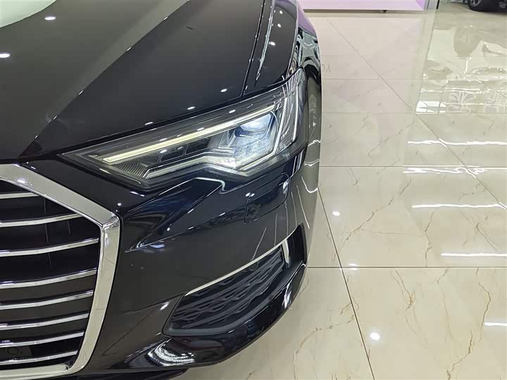 Фото 7 - Audi A6L