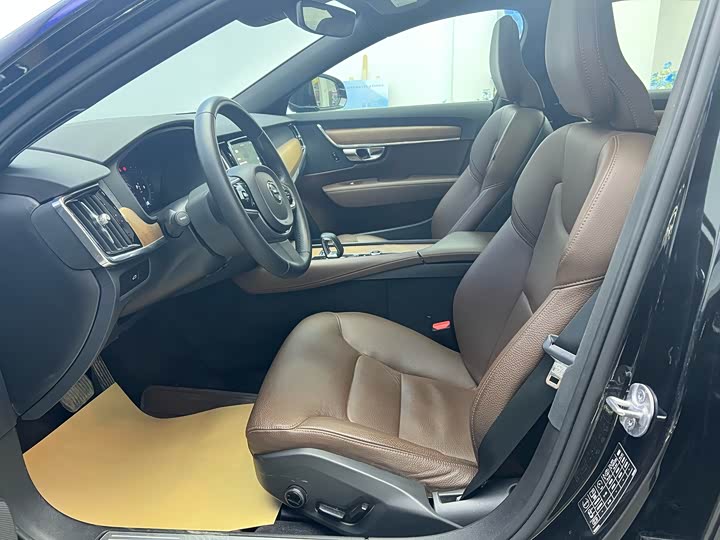 Фото 3 - Volvo S90